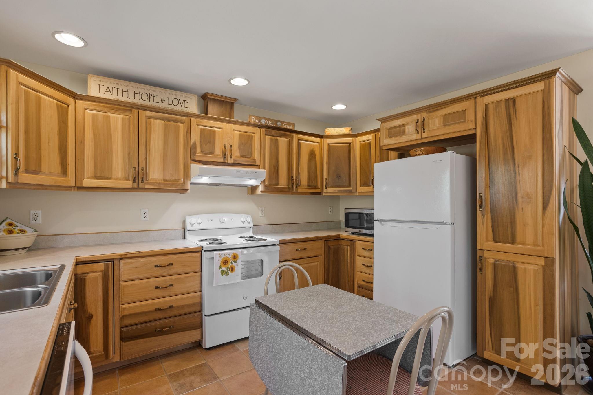 367 Crescent Street Saluda NC 28773