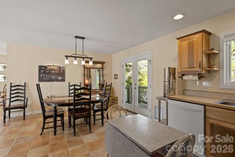 367 Crescent Street Saluda NC 28773