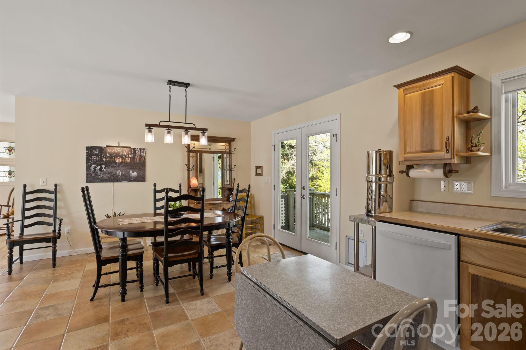 367 Crescent Street Saluda NC 28773