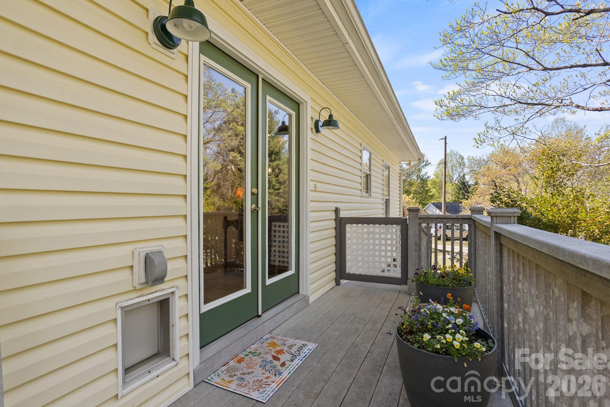 367 Crescent Street Saluda NC 28773