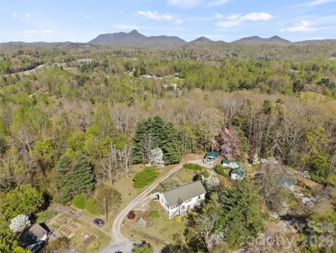 367 Crescent Street Saluda NC 28773
