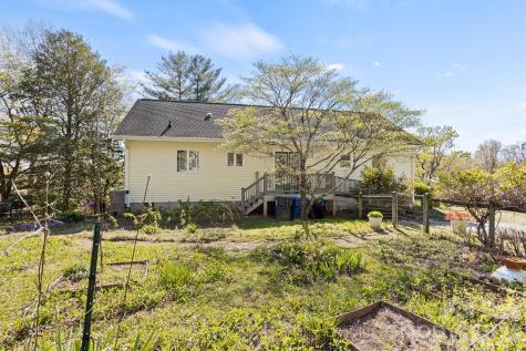 367 Crescent Street Saluda NC 28773