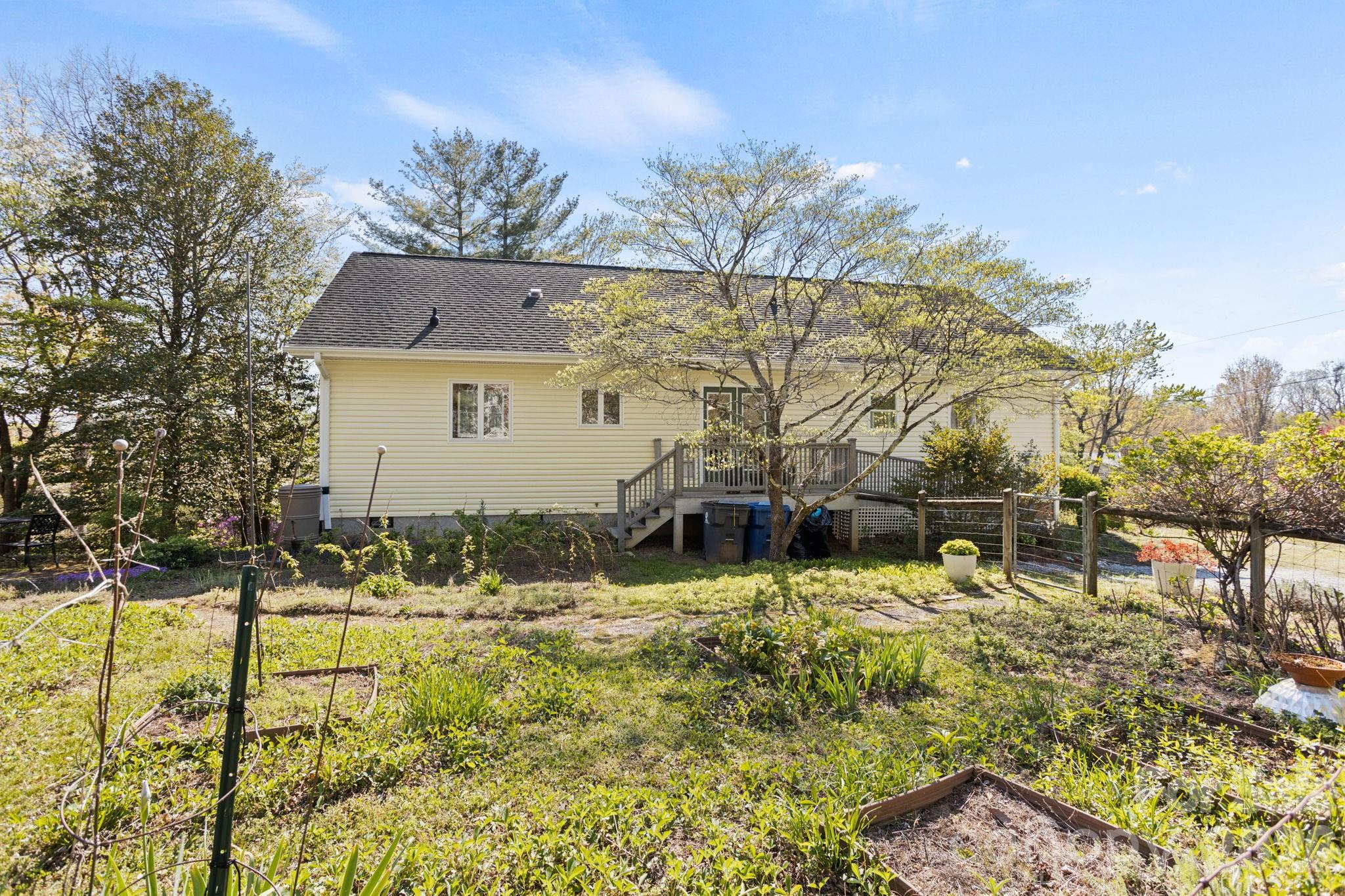 367 Crescent Street Saluda NC 28773
