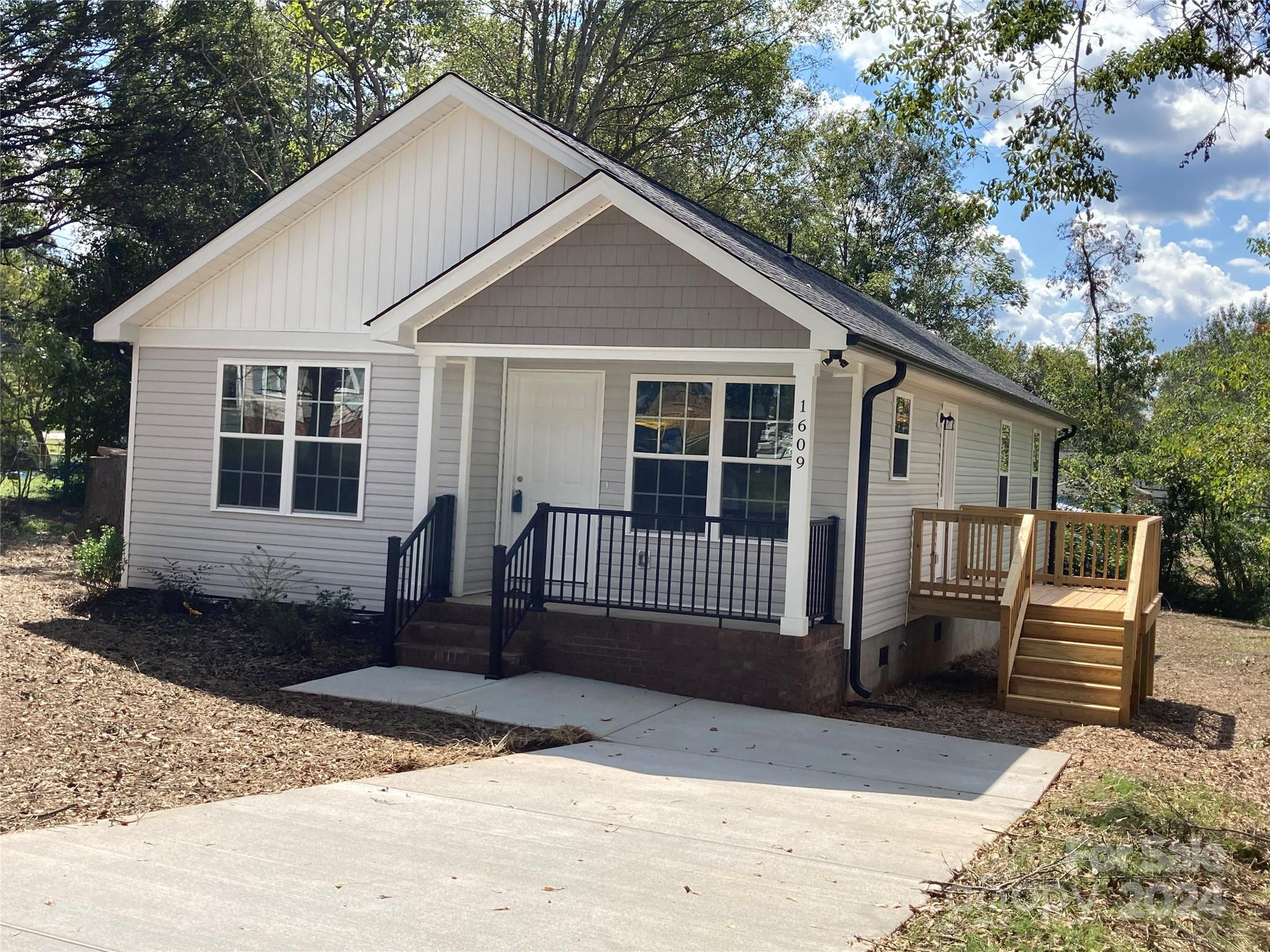 1609 Hunsinger Avenue Gastonia NC 28052