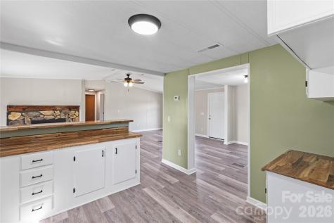 8511 Cloverfield Drive Kannapolis NC 28081