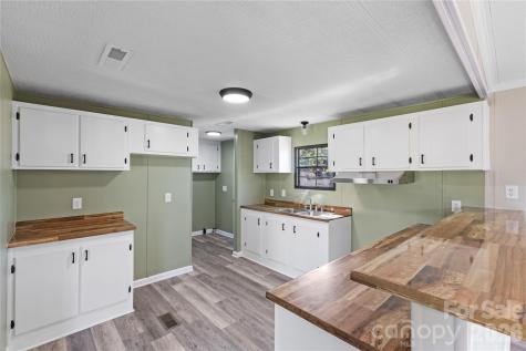 8511 Cloverfield Drive Kannapolis NC 28081