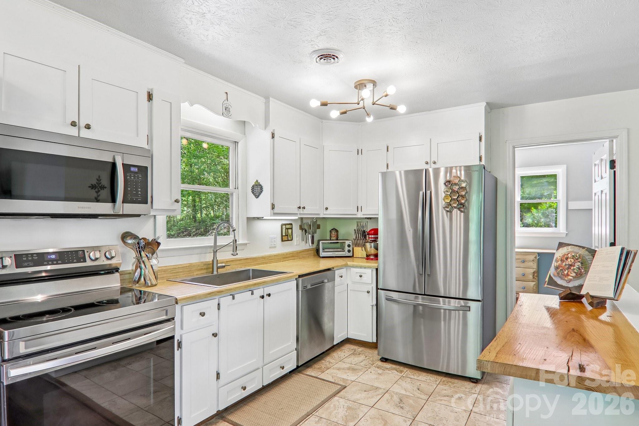 34 Lindsey Hill Lane Zirconia NC 28790