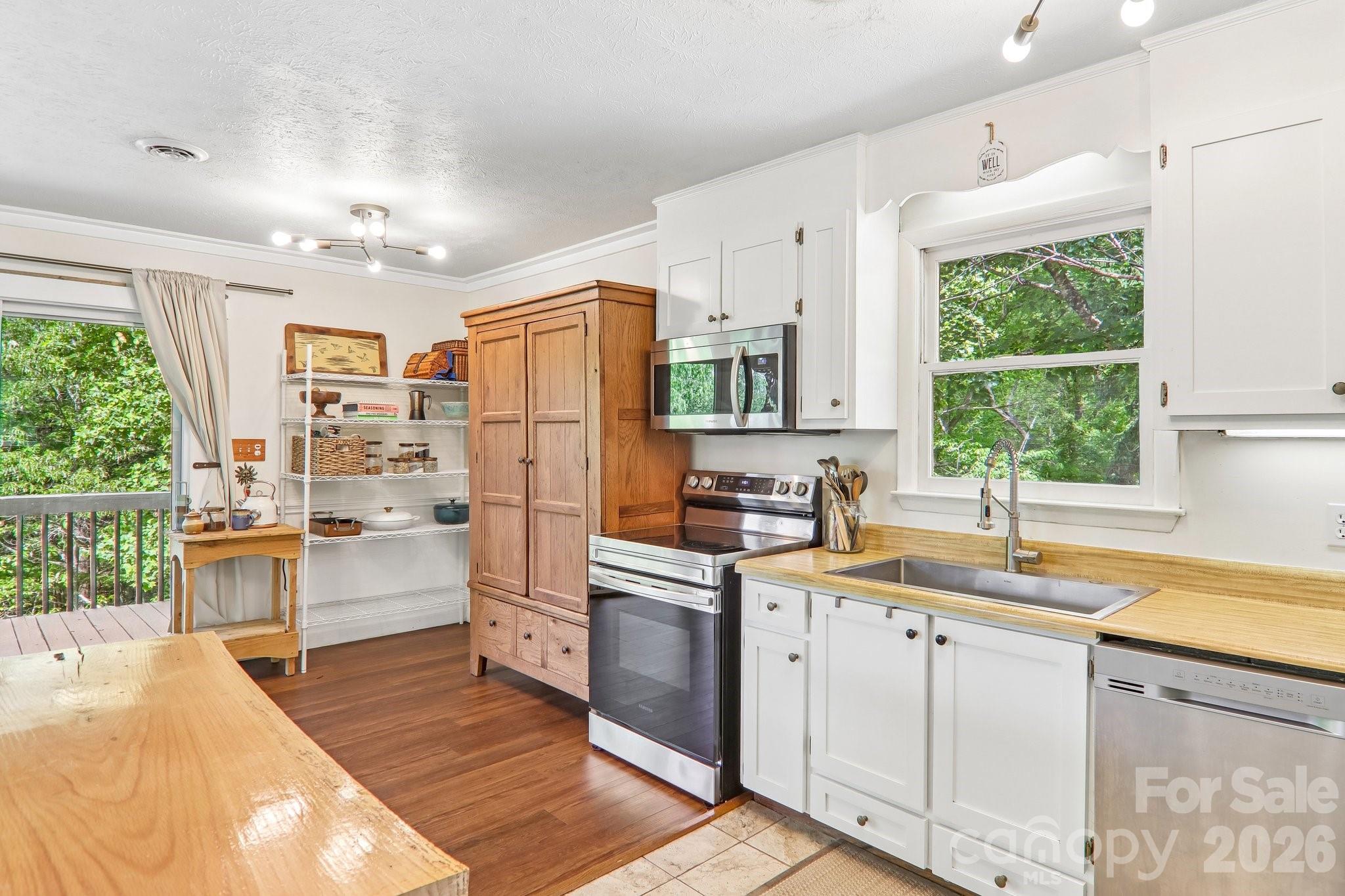 34 Lindsey Hill Lane Zirconia NC 28790