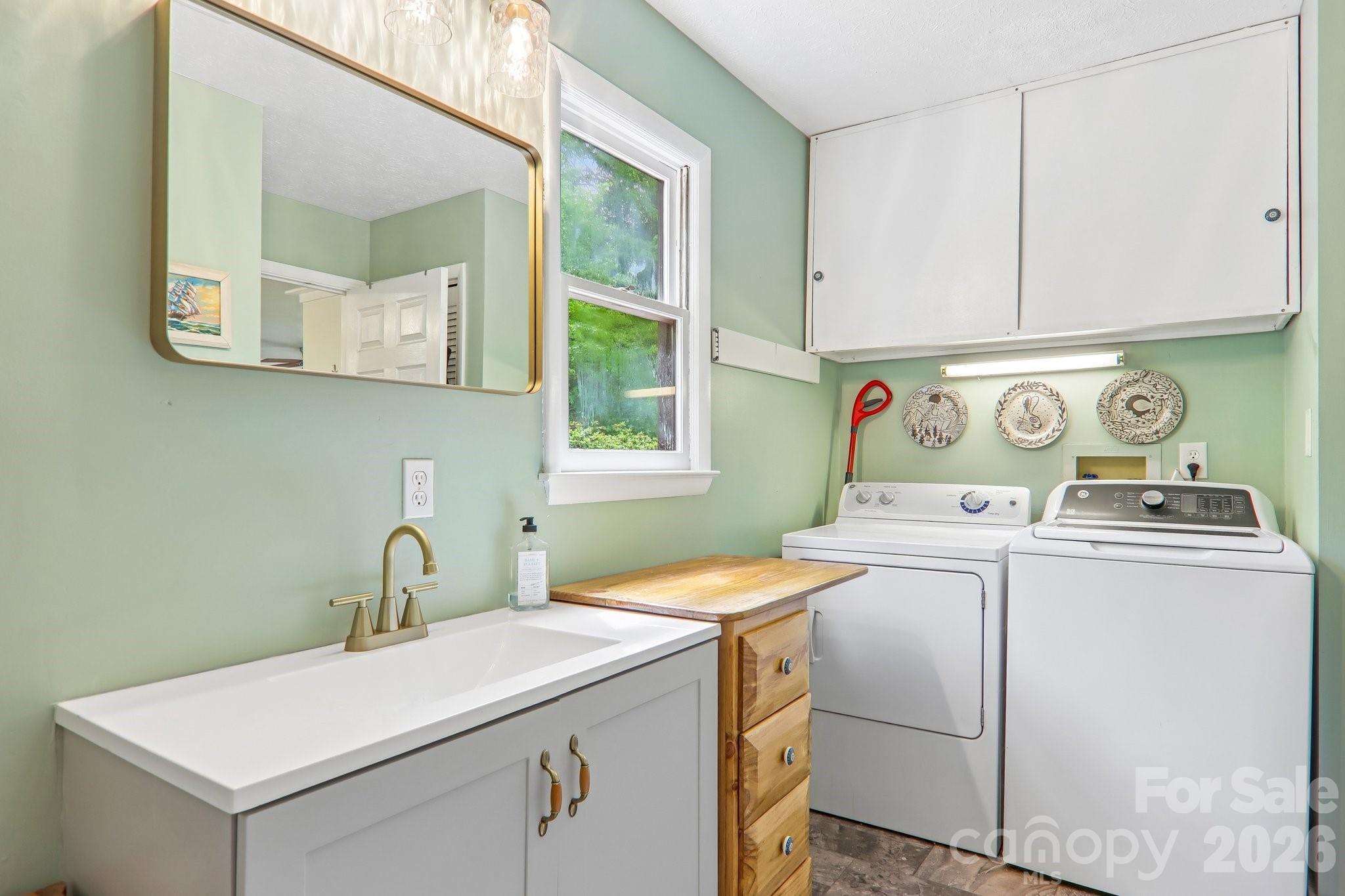 34 Lindsey Hill Lane Zirconia NC 28790