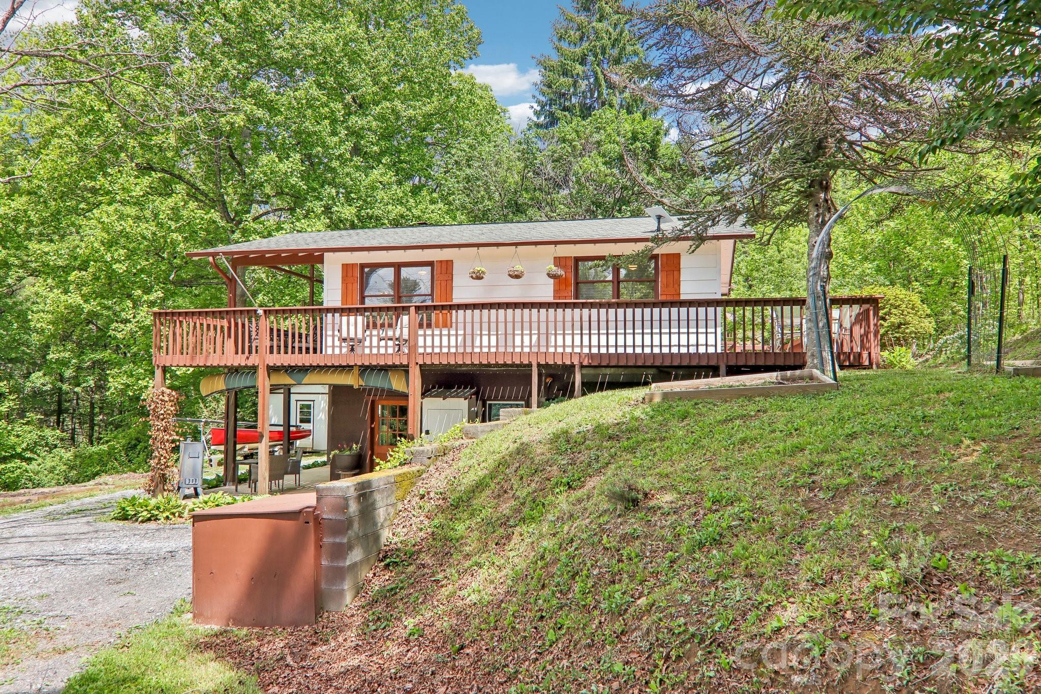 34 Lindsey Hill Lane Zirconia NC 28790