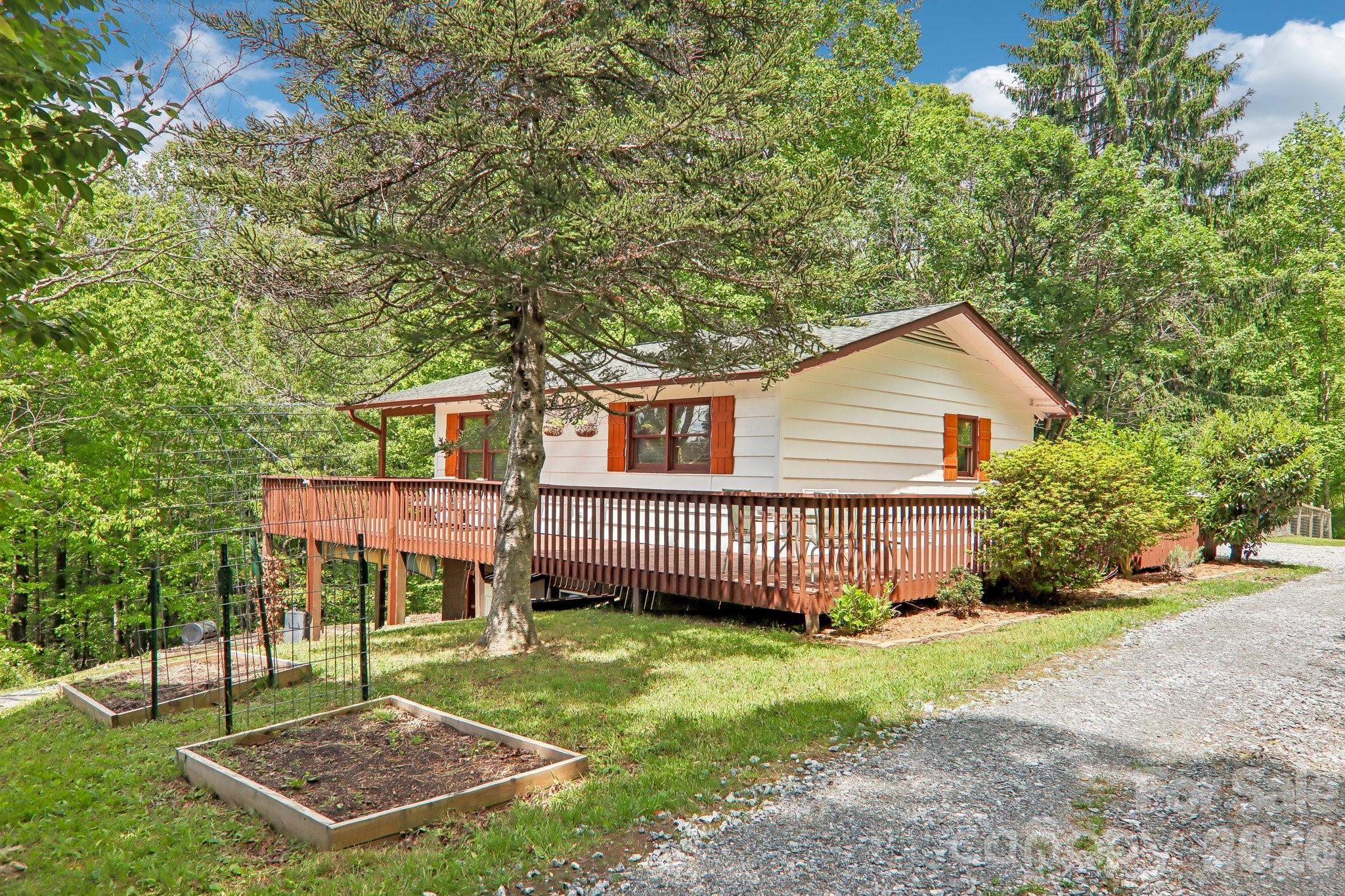 34 Lindsey Hill Lane Zirconia NC 28790