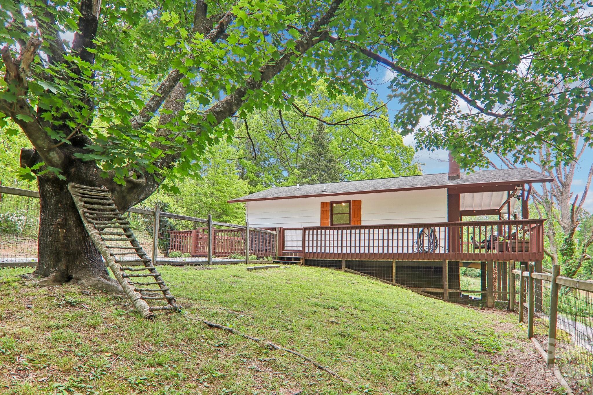 34 Lindsey Hill Lane Zirconia NC 28790