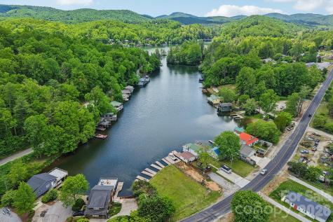 34 Lindsey Hill Lane Zirconia NC 28790