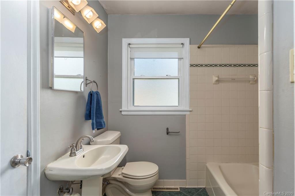32 Melody Lane Asheville NC 28803