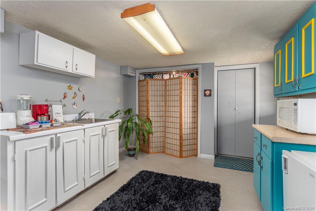 32 Melody Lane Asheville NC 28803