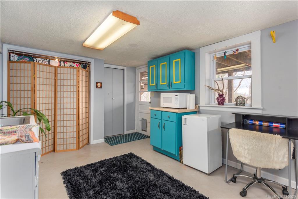 32 Melody Lane Asheville NC 28803