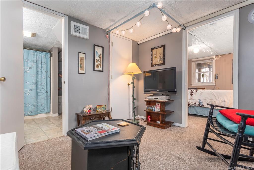 32 Melody Lane Asheville NC 28803