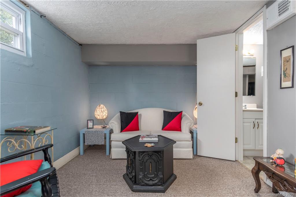 32 Melody Lane Asheville NC 28803