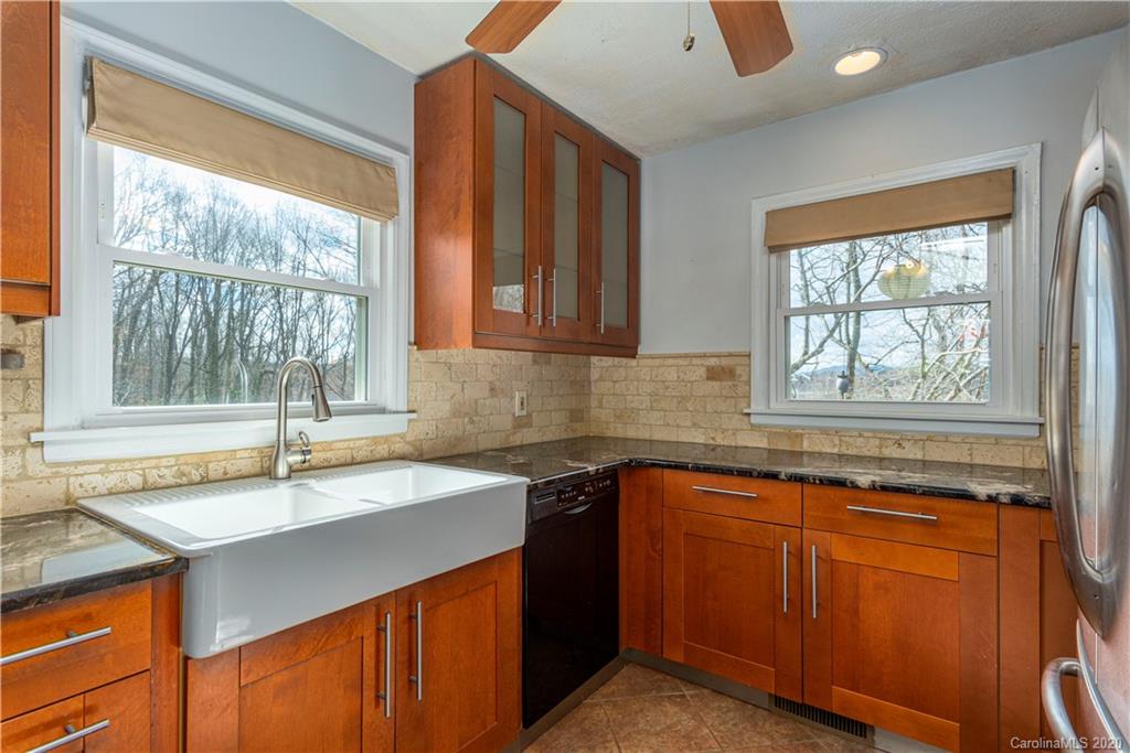 32 Melody Lane Asheville NC 28803