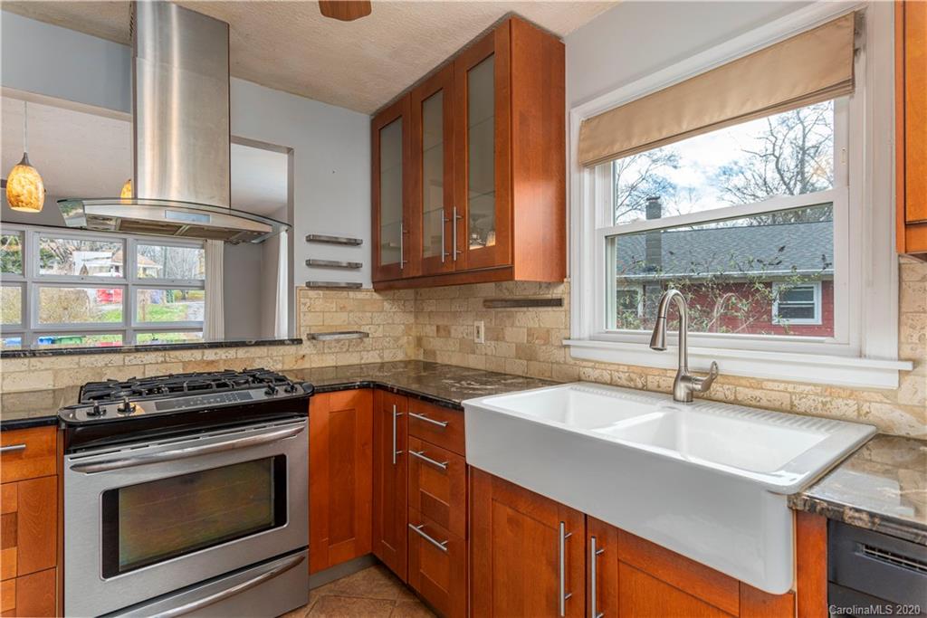 32 Melody Lane Asheville NC 28803