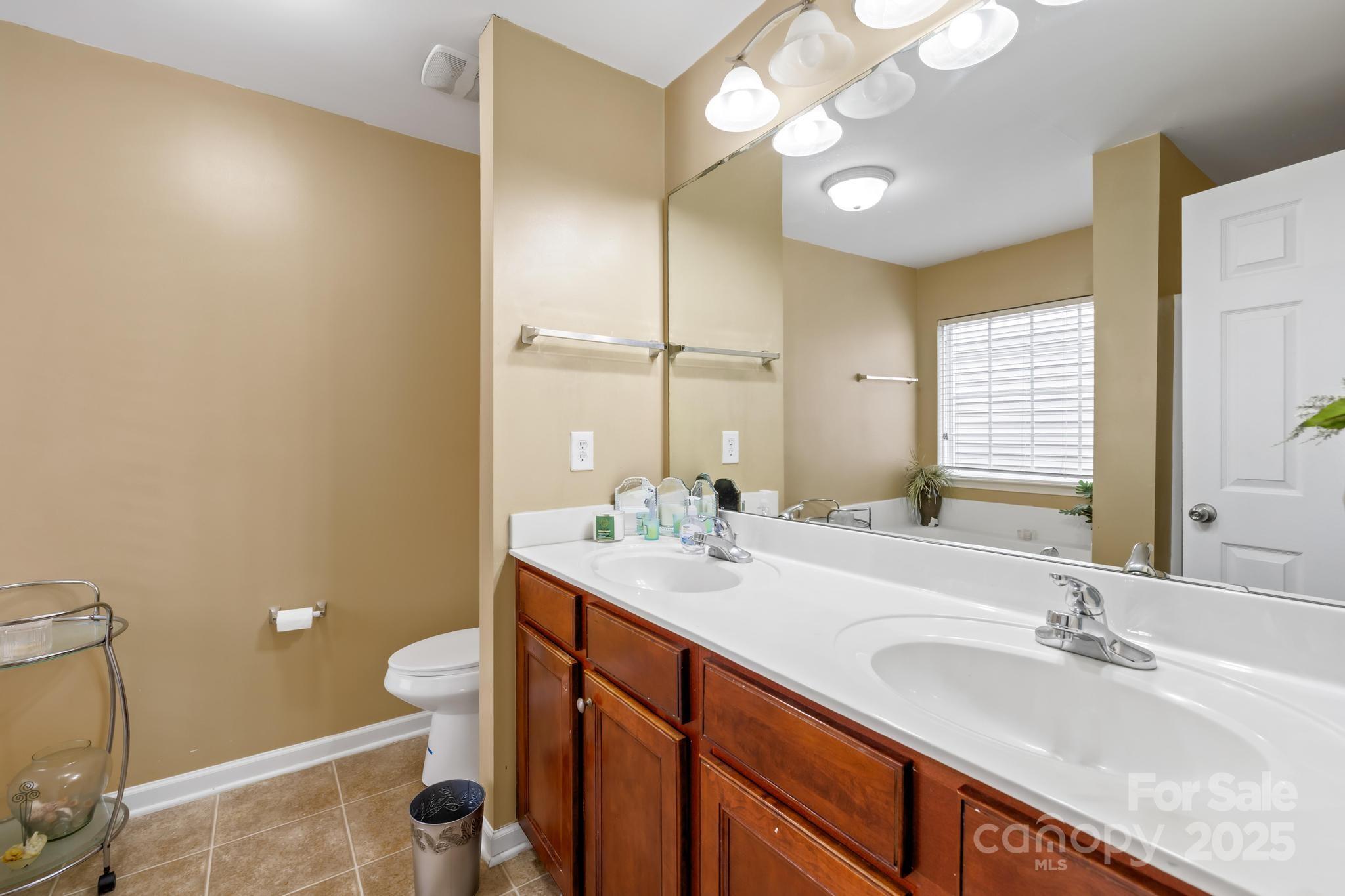 4124 Houldsworth Drive Charlotte NC 28213