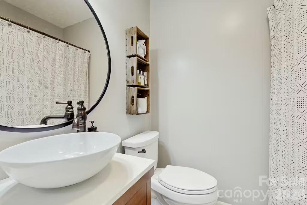 121 Oak Terrace Arden NC 28704