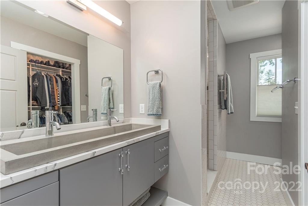17 Woodley Avenue Asheville NC 28804