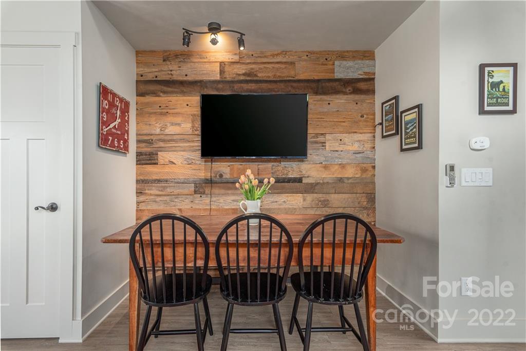 17 Woodley Avenue Asheville NC 28804