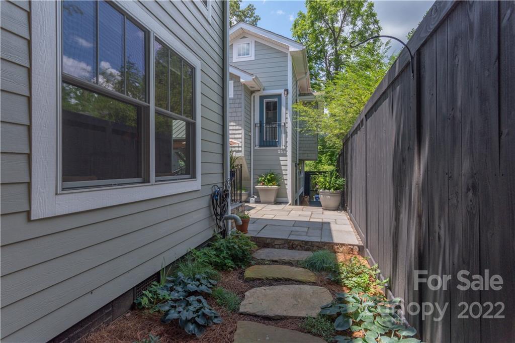 17 Woodley Avenue Asheville NC 28804