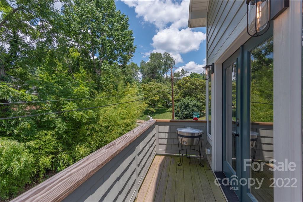 17 Woodley Avenue Asheville NC 28804