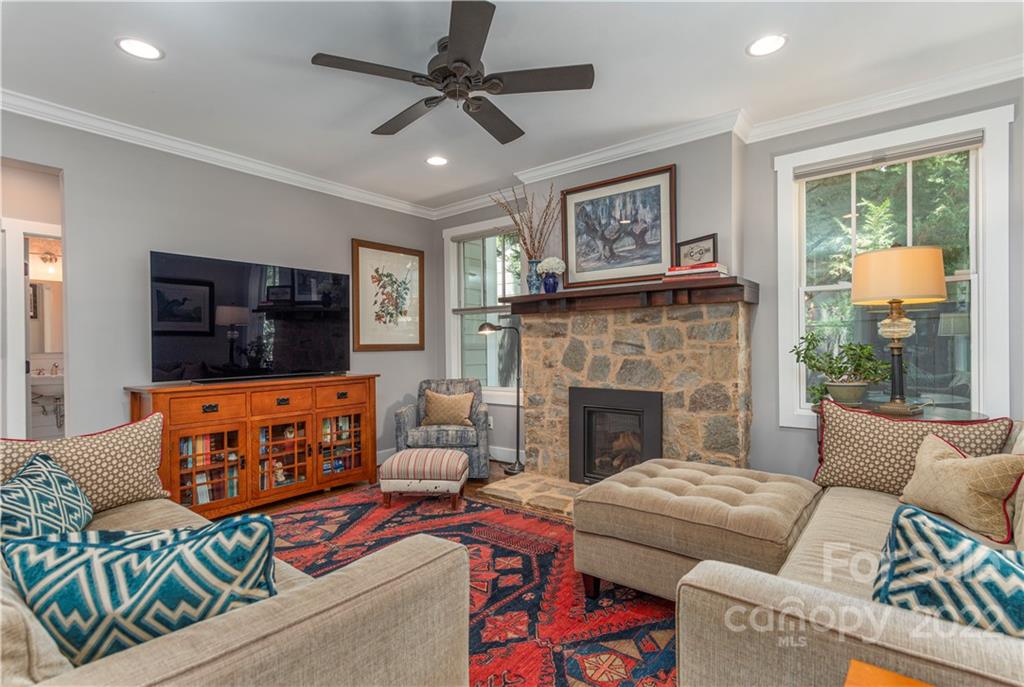 17 Woodley Avenue Asheville NC 28804