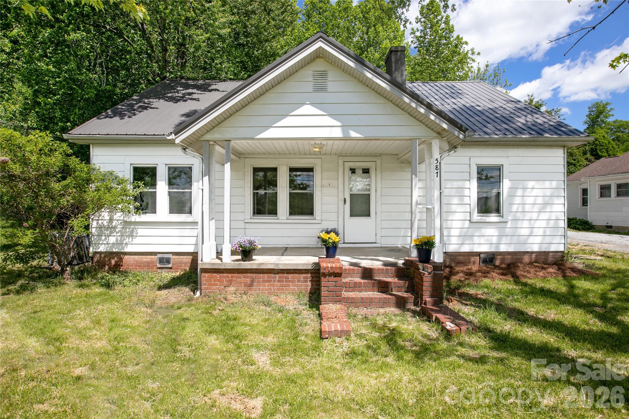 587 Old Hendersonville Highway Brevard NC 28712
