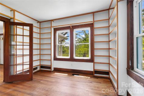 587 Old Hendersonville Highway Brevard NC 28712