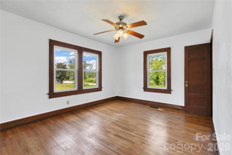 587 Old Hendersonville Highway Brevard NC 28712