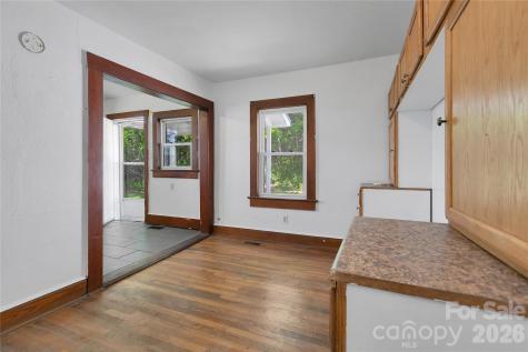 587 Old Hendersonville Highway Brevard NC 28712