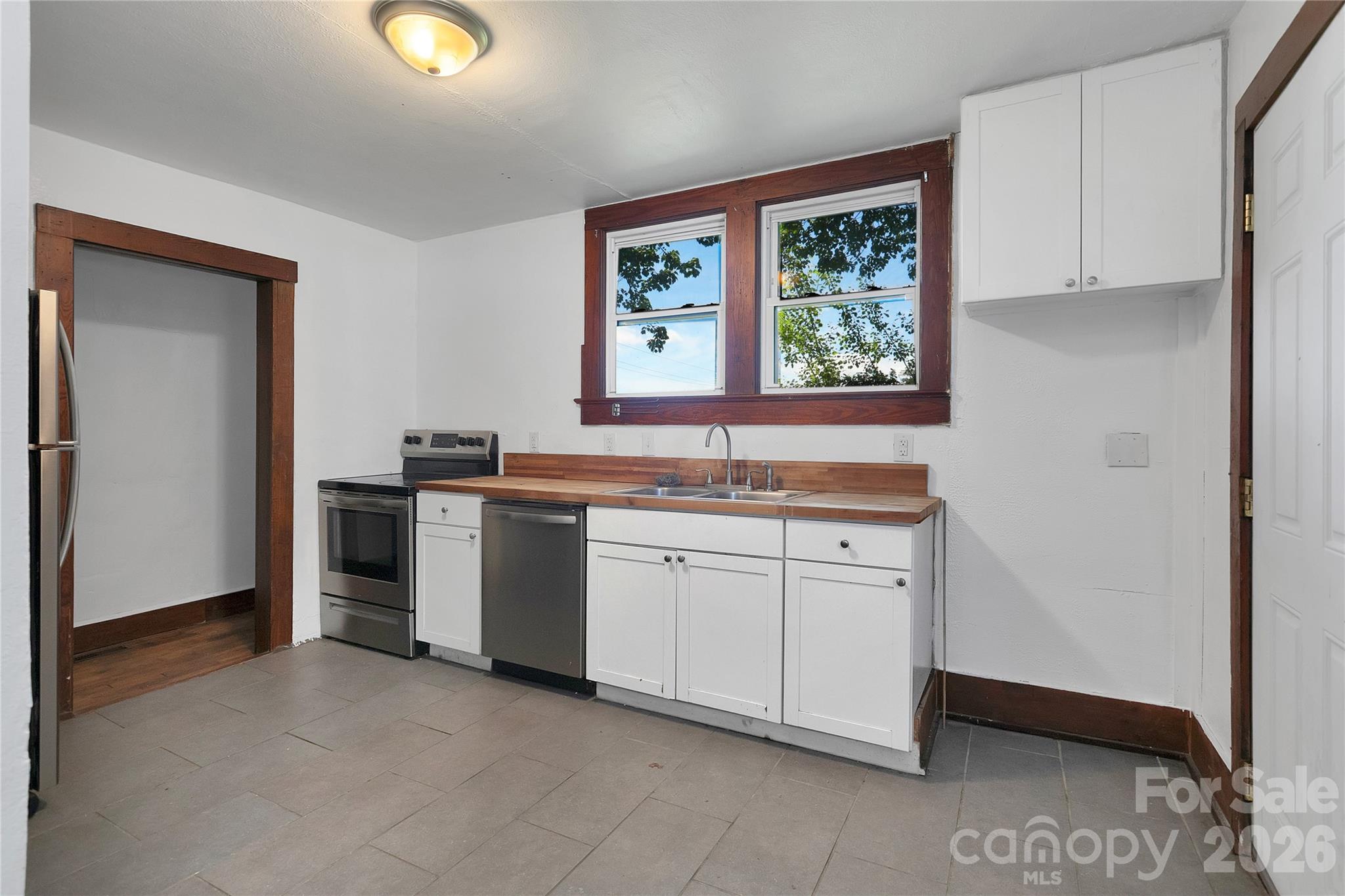 587 Old Hendersonville Highway Brevard NC 28712