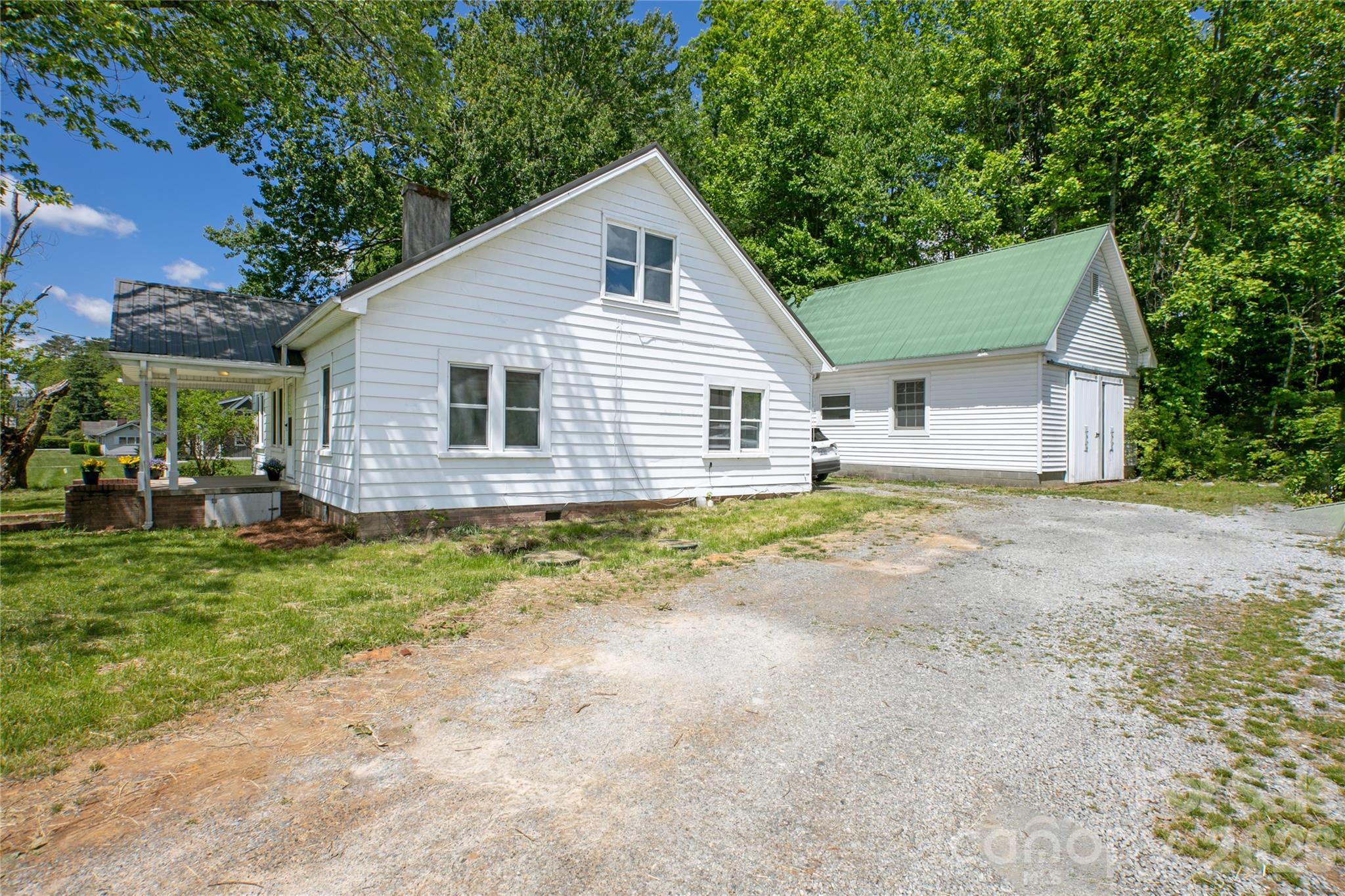 587 Old Hendersonville Highway Brevard NC 28712