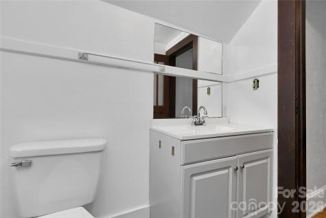 587 Old Hendersonville Highway Brevard NC 28712