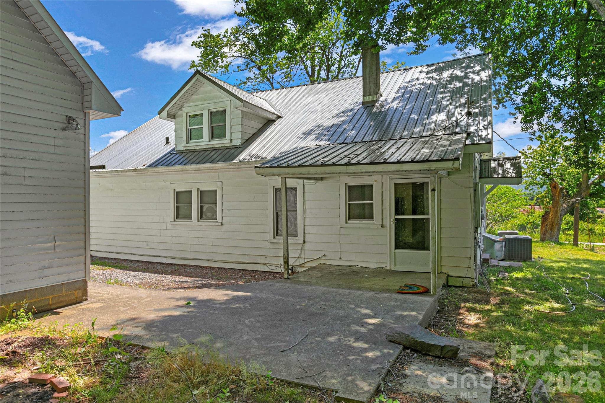 587 Old Hendersonville Highway Brevard NC 28712