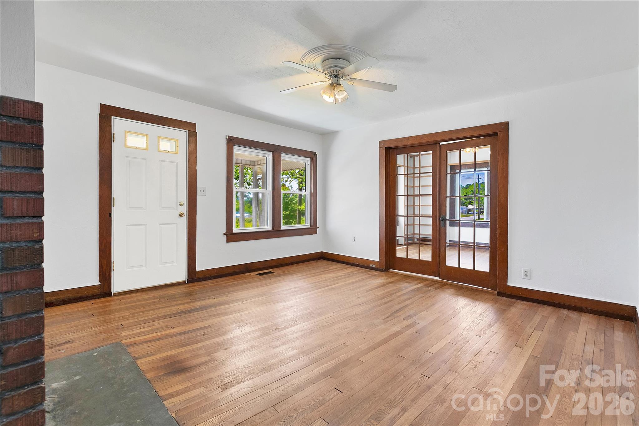587 Old Hendersonville Highway Brevard NC 28712