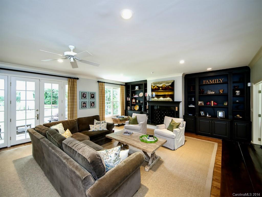 1520 Scotland Avenue Charlotte NC 28207