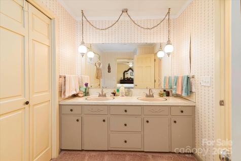 418 Woodcrest Lane Albemarle NC 28001