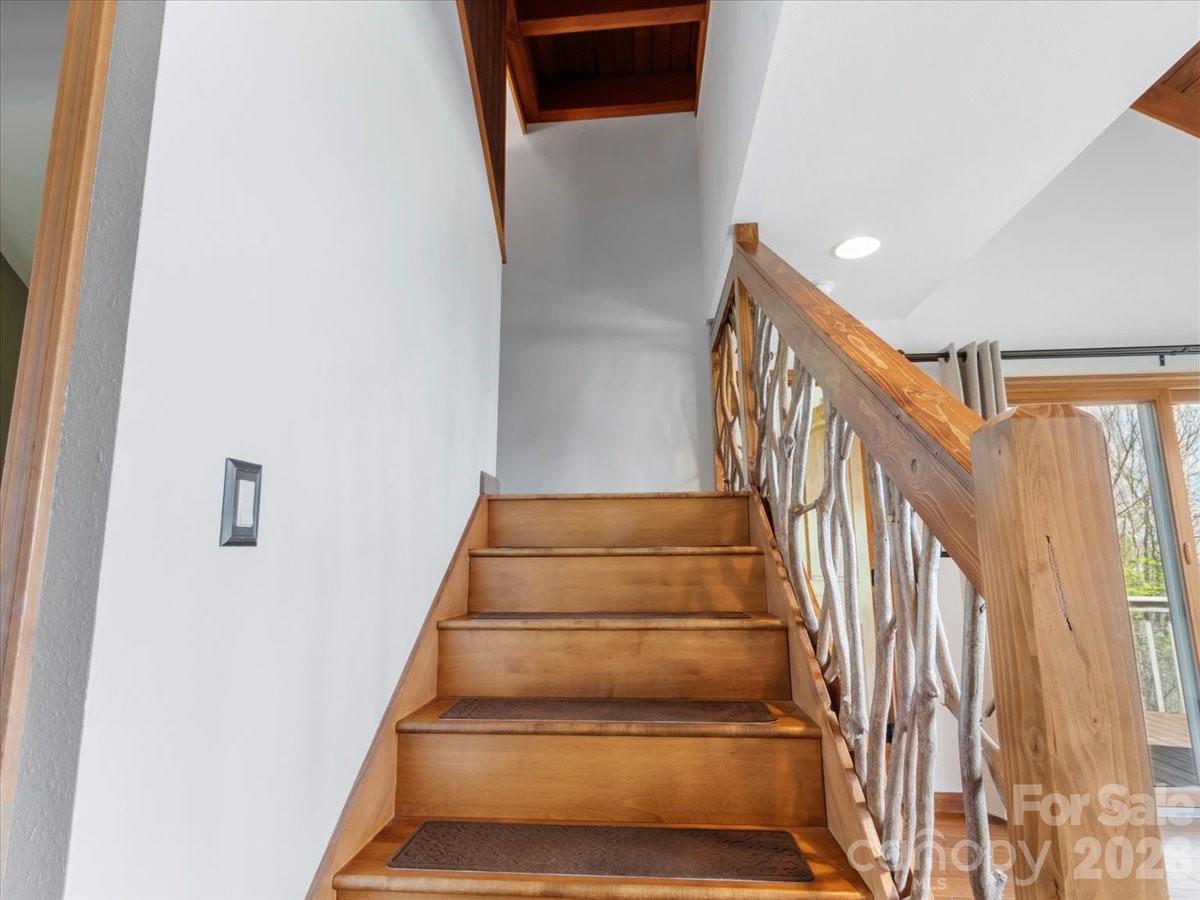 49 Slickrock Ridge Way S Burnsville NC 28714