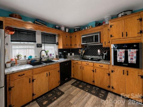 104 Old Fort Road Fairview NC 28730