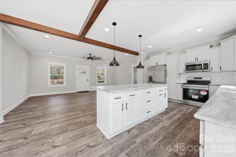 1007 Hibriten Drive SE Lenoir NC 28645