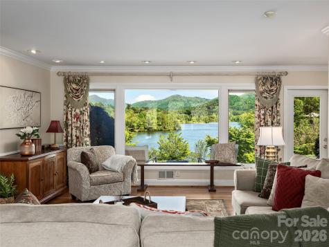 7 Glen Falls Road Asheville NC 28804