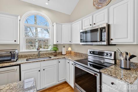 103 Trumpet Lane Asheville NC 28803