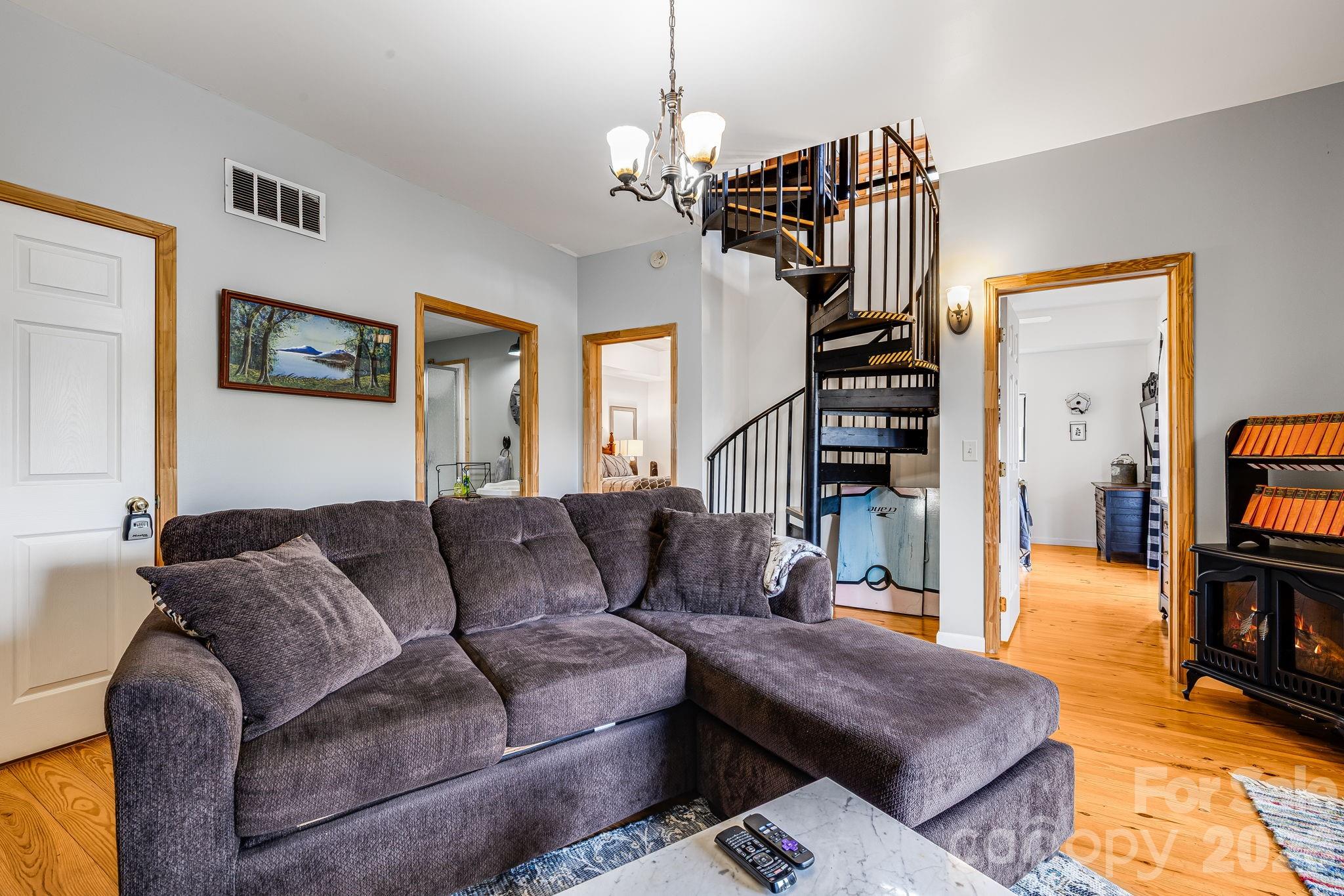409 Hamlet Drive Burnsville NC 28714