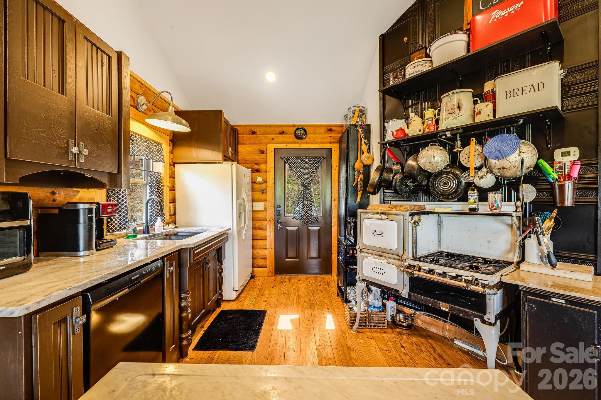 409 Hamlet Drive Burnsville NC 28714