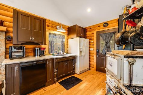 409 Hamlet Drive Burnsville NC 28714